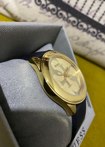 GUESS Klasik Altın Renk Kadın Saati - Görsel 2