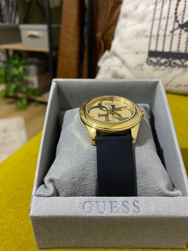 GUESS Klasik Altın Renk Kadın Saati - Görsel 3