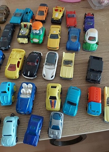 Kinder toto figür oyuncaklaf 