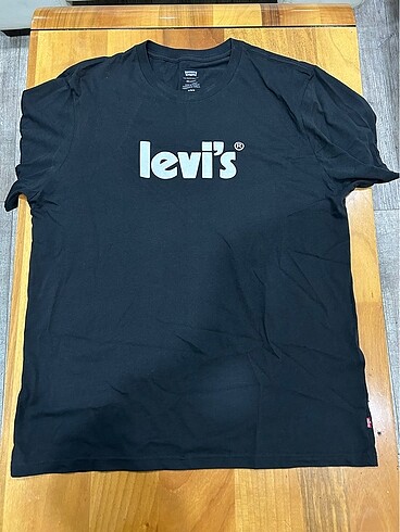 Levis tişört
