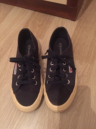 Lacivet superga