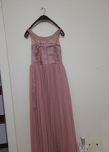 Pembe çocuk abiyesi