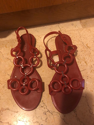 37 Beden Kırmızı sandalet
