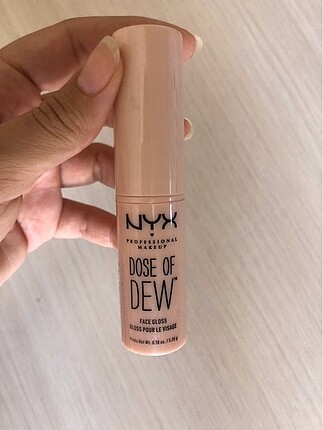 nyx dose of dew krem highlighter stick