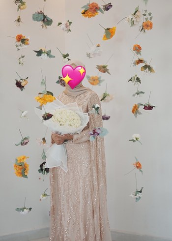 Uzun Kollu Altın Renkli Drapeli Nişan Elbisesi - Görsel 2