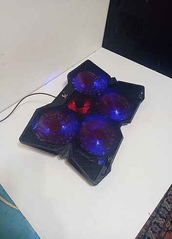 RAMPAGE OYUNCU LAPTOP SOĞUTUCU