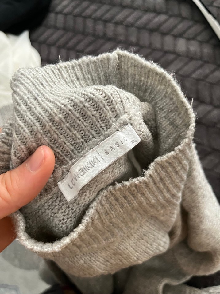 Gri Yüksek Yakalı Kadın Triko Kazak - Görsel 3