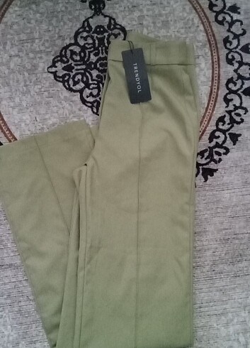 34 Beden yeşil Renk Nervür dikişli pantolon 