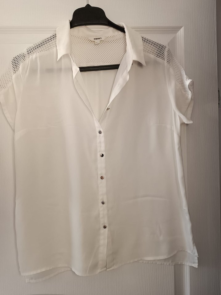 Beyaz Düğmeli Kadın Kısa Kollu Gömlek - Görsel 3