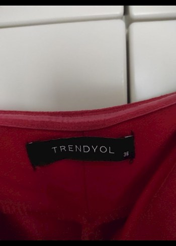 Kırmızı Uzun Askılı Fırfırlı Abiye Elbise - Görsel 2