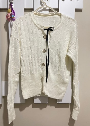 Düğmeli Beyaz Keten Kadın Hırka - Görsel 3