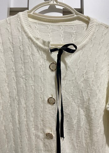 Düğmeli Beyaz Keten Kadın Hırka - Görsel 2