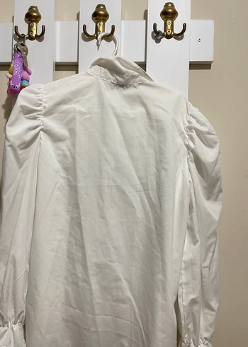 Düğmeli Beyaz Nakışlı Keten Gömlek - Görsel 6