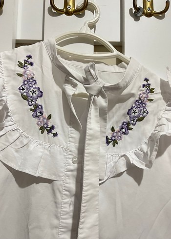Nakışlı Beyaz Pamuklu Uzun Kollu Gömlek - Görsel 2
