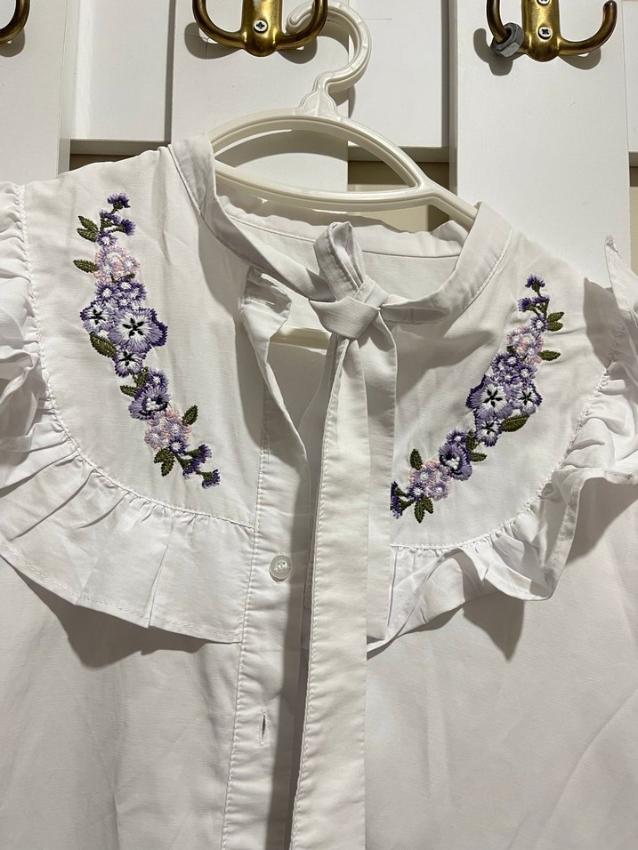 Nakışlı Beyaz Pamuklu Uzun Kollu Gömlek - Görsel 2