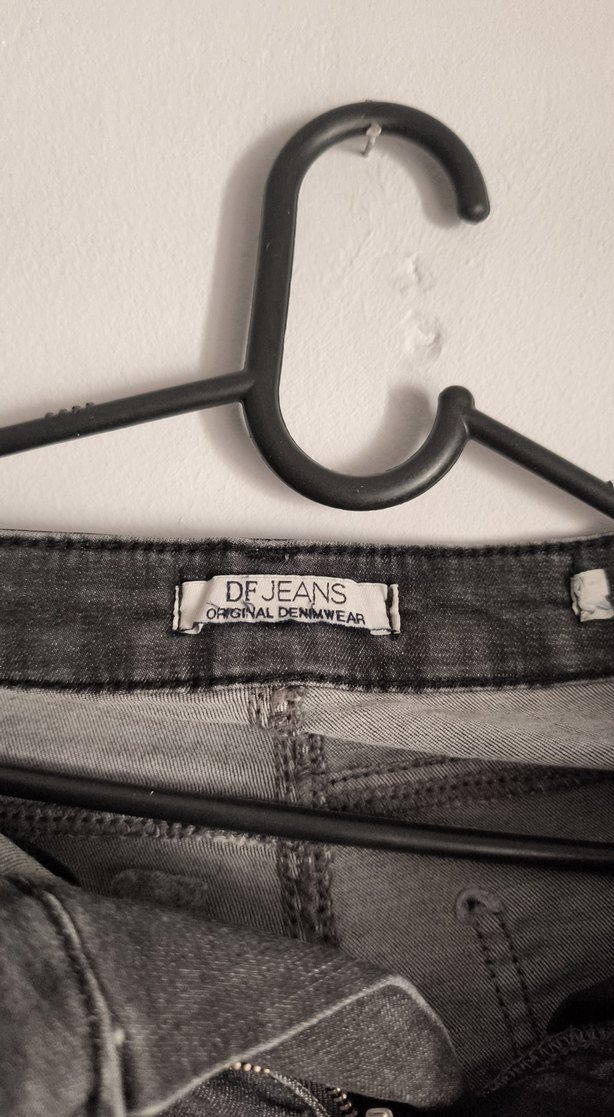 Siyah Yırtmaçlı Dar Kesim Midi Kot Pantolon - Görsel 5