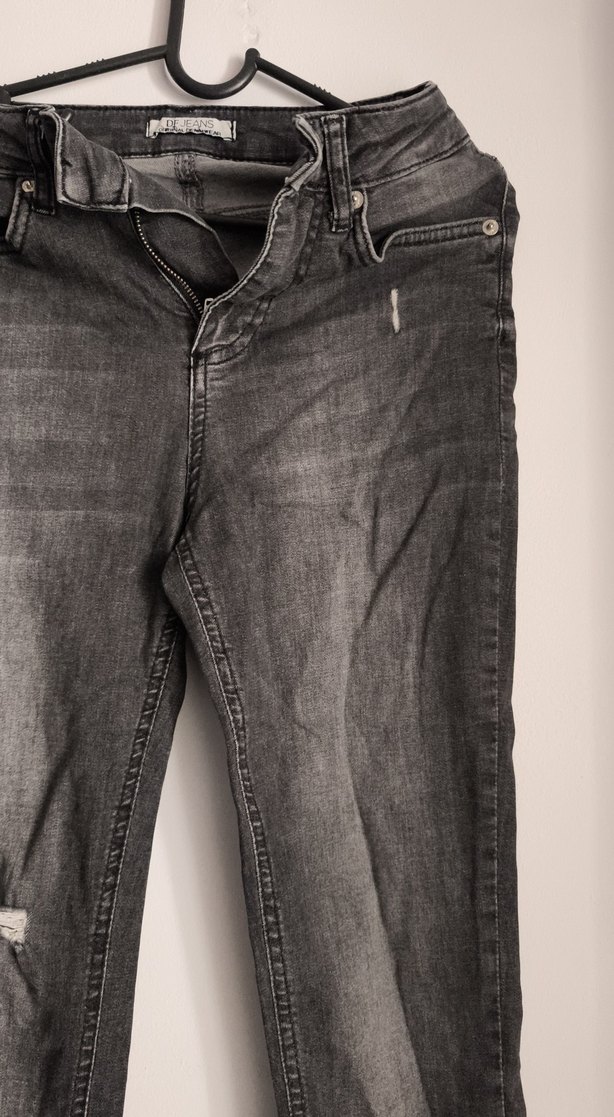 Siyah Yırtmaçlı Dar Kesim Midi Kot Pantolon - Görsel 3