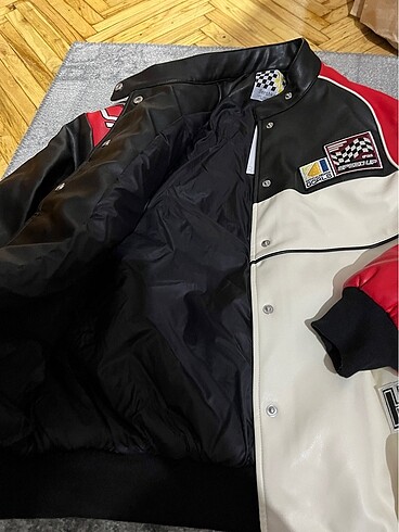 Bershka Racing koleksiyonu ceket