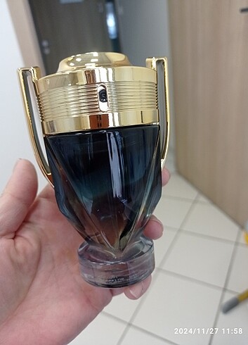 İnvictus parfüm modeli 100 ml