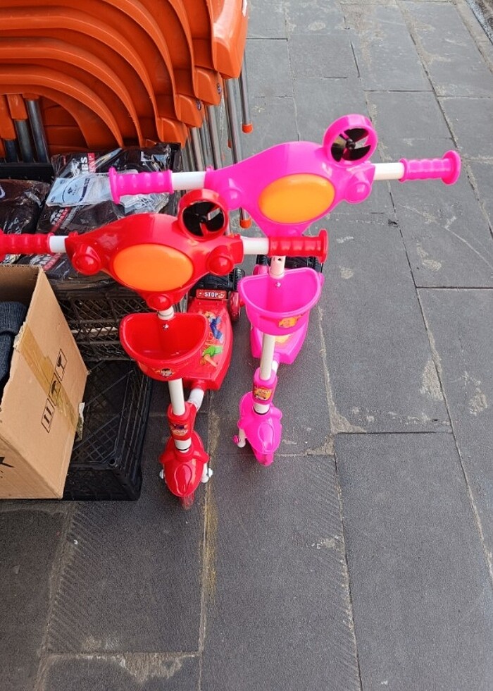 Scooter Cool Wheels 50kg Taşıma Kapasiteli Stil 3 Tekerlekli - Görsel 3