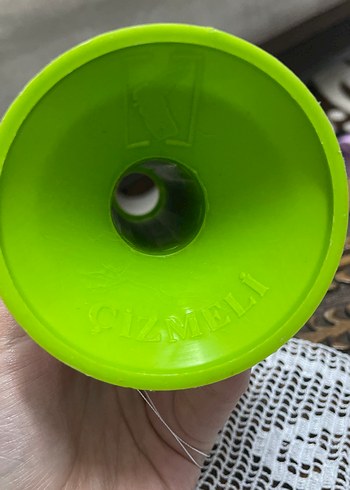 Beyaz Nakış İplikleri ve Dantel Örme - Görsel 2