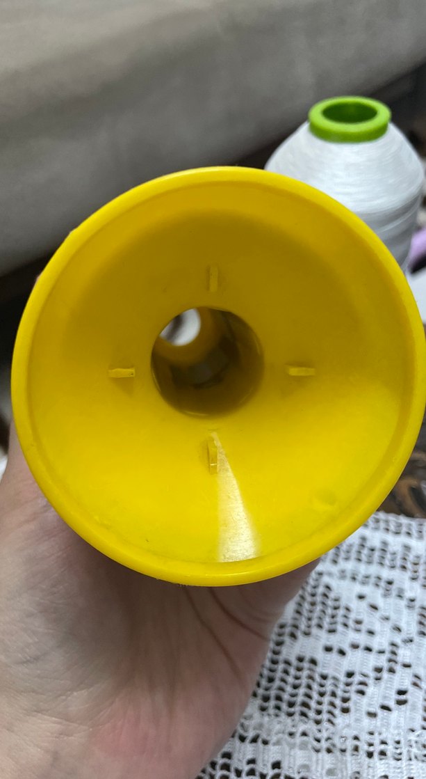 Beyaz Nakış İplikleri ve Dantel Örme - Görsel 4