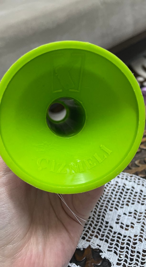 Beyaz Nakış İplikleri ve Dantel Örme - Görsel 2