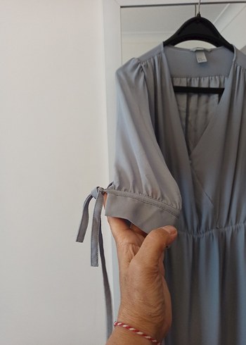 H&M Gri V Yaka Midi Kadın Elbise