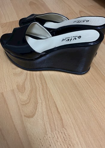 Kadın Siyah Rugan DolguTopuklu Terlik - Görsel 3