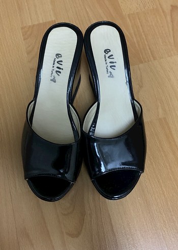 Kadın Siyah Rugan DolguTopuklu Terlik - Görsel 5