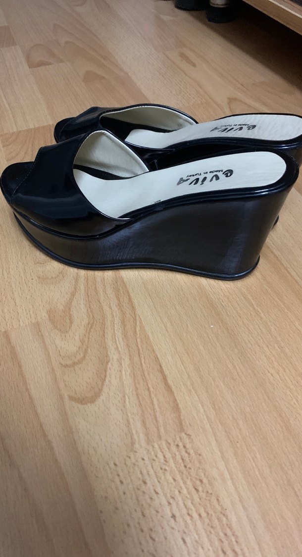 Kadın Siyah Rugan DolguTopuklu Terlik - Görsel 3