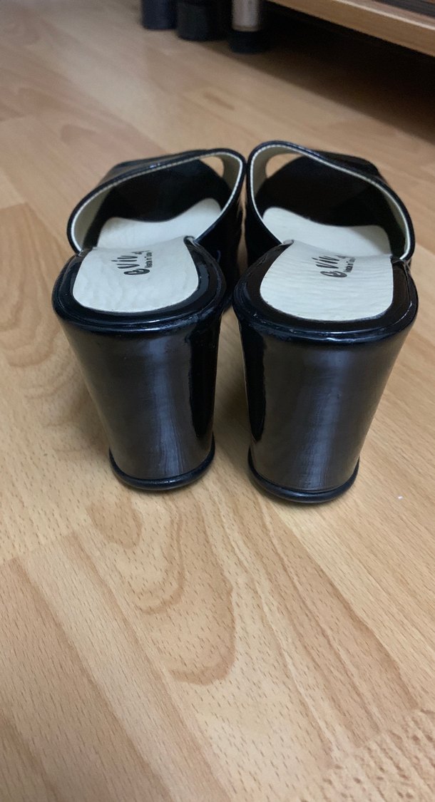 Kadın Siyah Rugan DolguTopuklu Terlik - Görsel 2