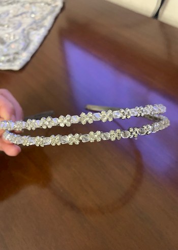 İnci ve Taşlı Metal Taç - Görsel 3