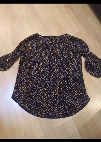 Düğmeli Uzun Kollu Desenli Kadın Bluz - Görsel 4