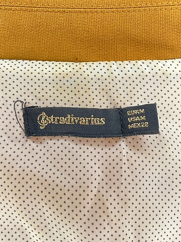m Beden sarı Renk Stradivarius Blazer %70 İndirimli.