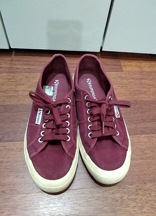 Superga bordo 2025