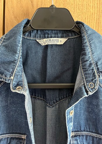m Beden Mavi Düğmeli Denim Kadın Gömlek