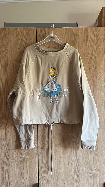 Sweatshirt
