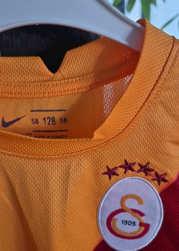 7 Yaş Beden kırmızı Renk 6 7 yas Galatasaray Erkek Kısa Kollu Forma ve Şort Takımı