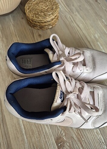 38,5 Beden pembe Renk 38,5 nike ayakkabı
