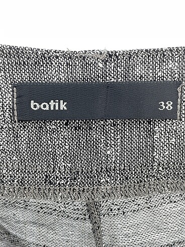 38 Beden çeşitli Renk Batik Düz Kesim %70 İndirimli.