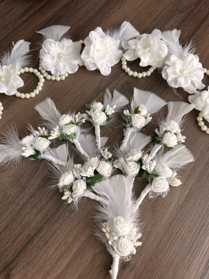 Boncuklu beyaz nedime bileklik - damat yaka çiçeği - Görsel 2