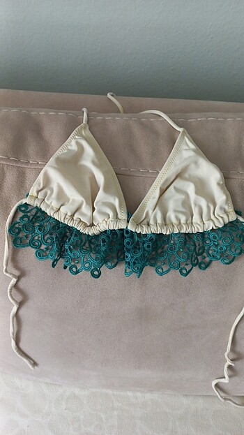 Bikini üstü