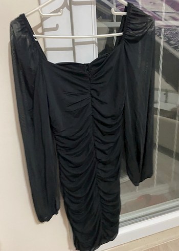 Siyah Drapeli bir elbise - Görsel 2