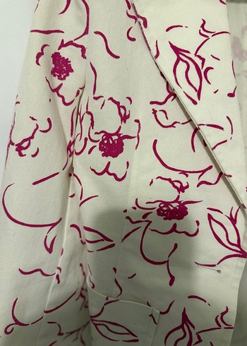 Çiçek Desenli Beyaz Kadın Blazer Ceket - Görsel 2