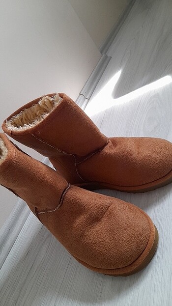 Ugg Ugg bot