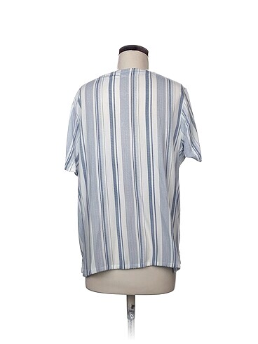 44 Beden LC Waikiki Bluz %70 İndirimli.