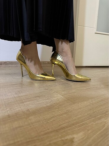 Gold Stiletto