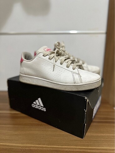 Adidas spor ayakkabı