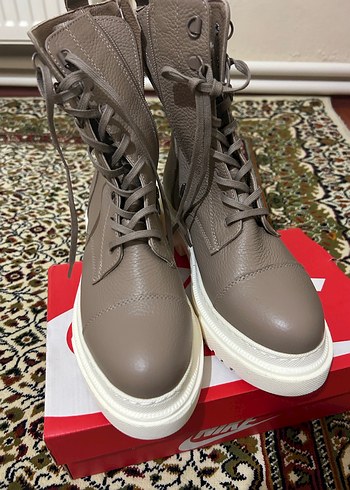 Bej Deri Bağcıklı Yüksek Topuklu Kadın Bot - Görsel 2